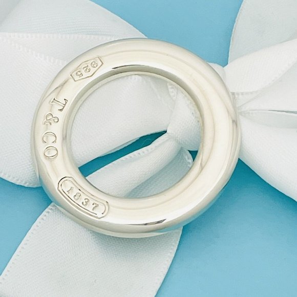 Tiffany & Co 1837 Round Doughnut Donut Pendant in Sterling Silver - Picture 2 of 6